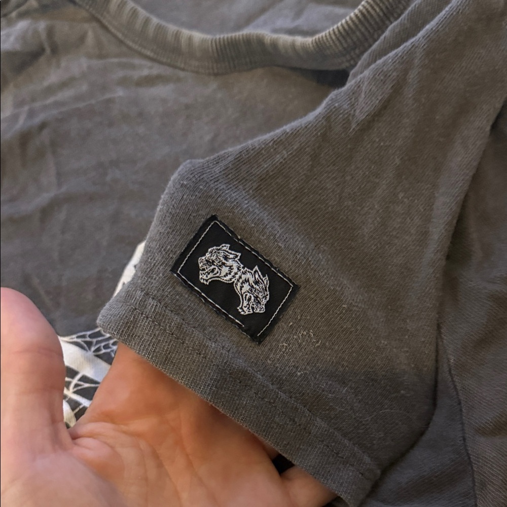 Darc Sport Graphic Crop Top - Picture 3 of 3